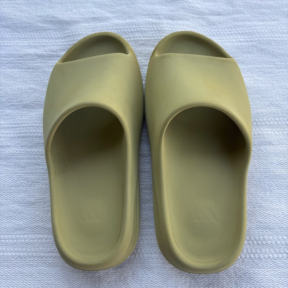 Adidas Yeezy Slides in the "Resin" colorway size mens us 11 - Picture 7 of 12